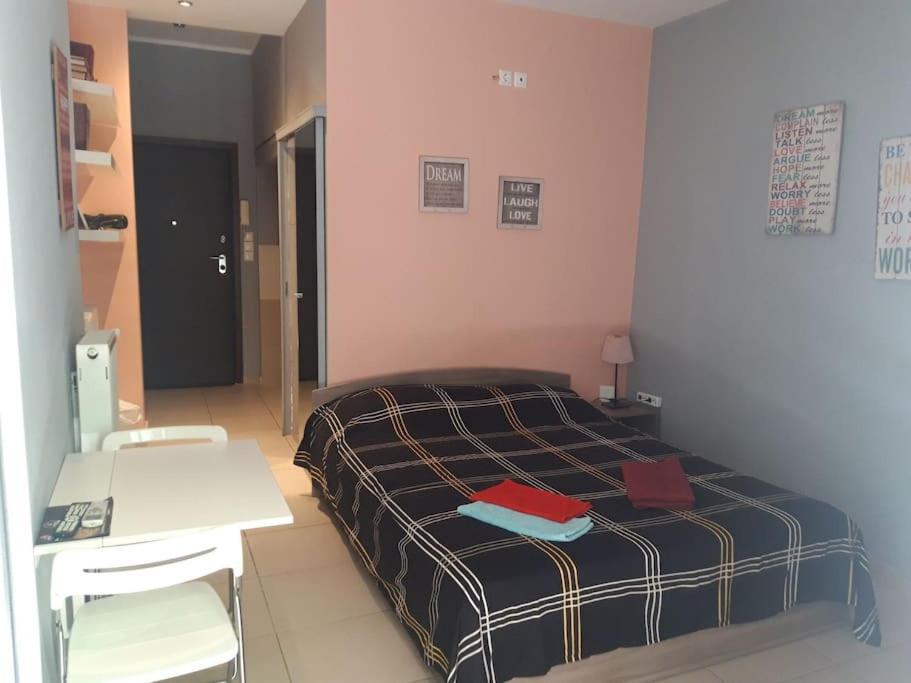Ideally Located Apartment In Central Athene Buitenkant foto