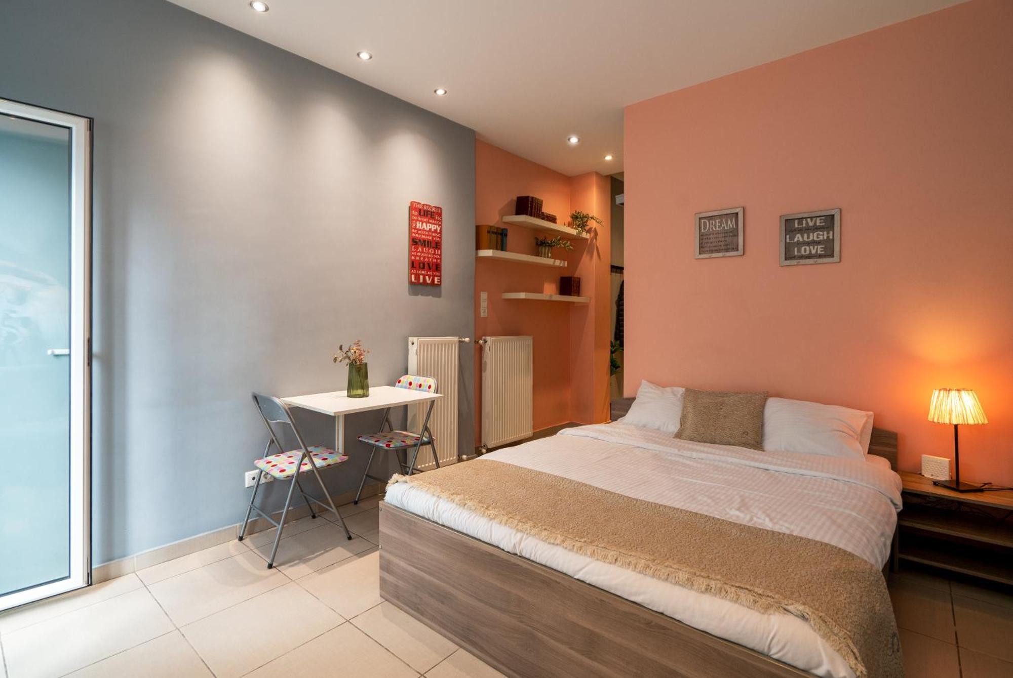 Ideally Located Apartment In Central Athene Buitenkant foto